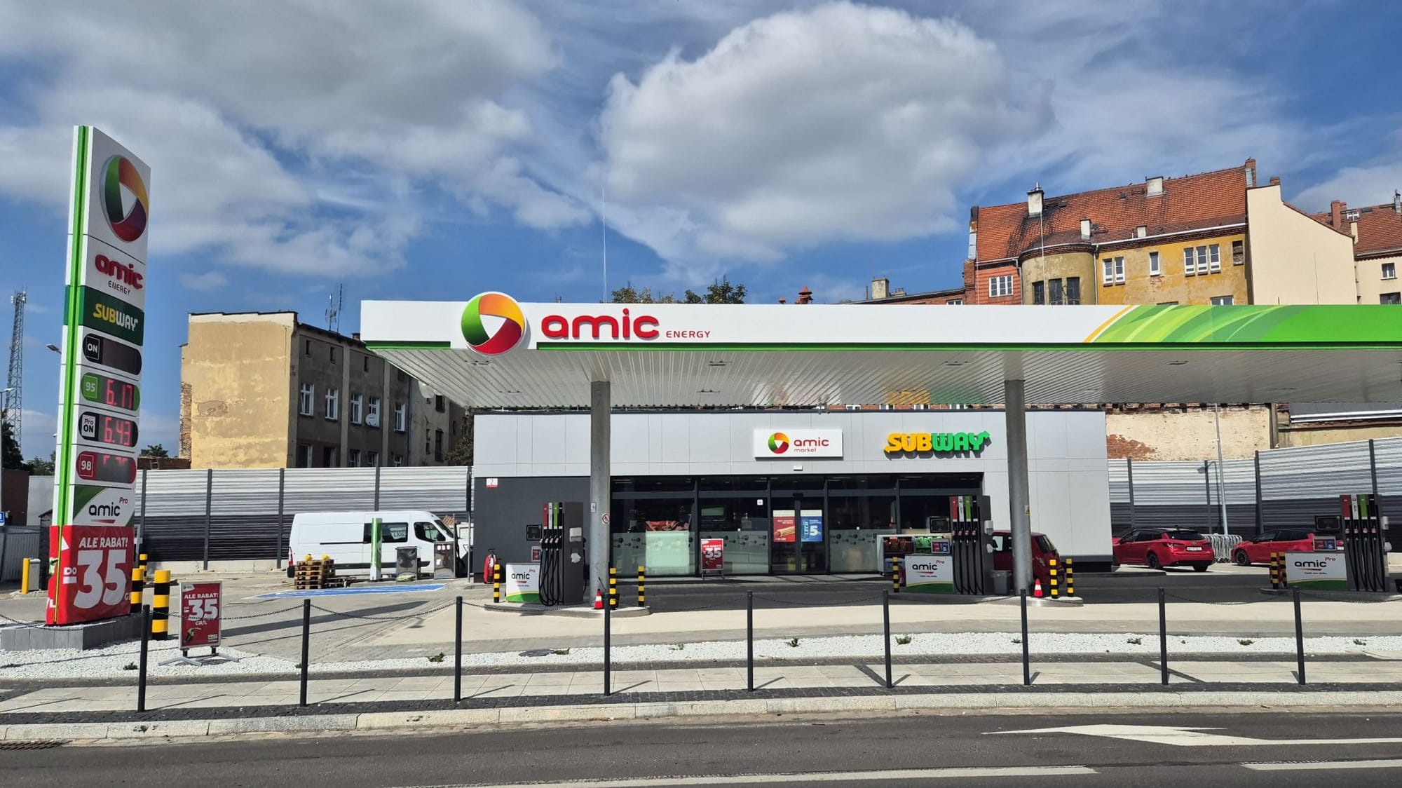 В Польше открываются новая АЗС AMIC Energy и ресторан Subway