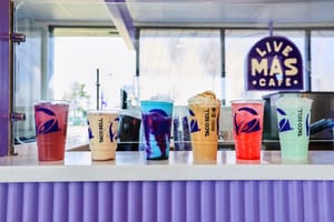 Taco Bell выходит в сегмент фирменных напитков с новым Live Más Café